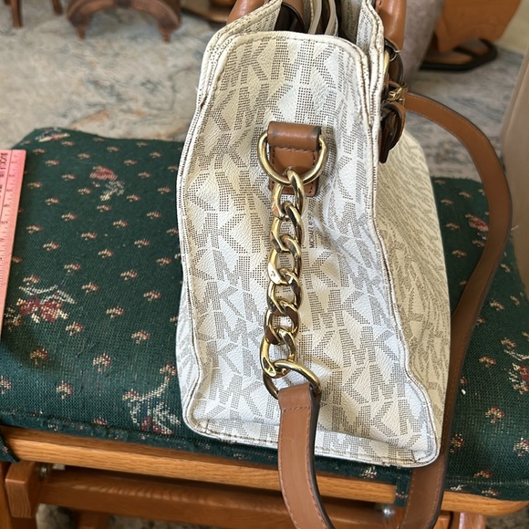 Michael Kors Hamilton cream tote satchel bag 12 x 14 x 6 - Picture 5 of 9